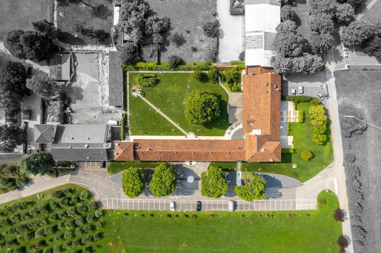 Hotel Villa I Pini Malo  Exterior foto